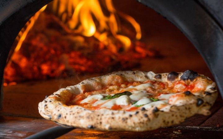 Italian style pizza and the pizza oven - The Proud Italian