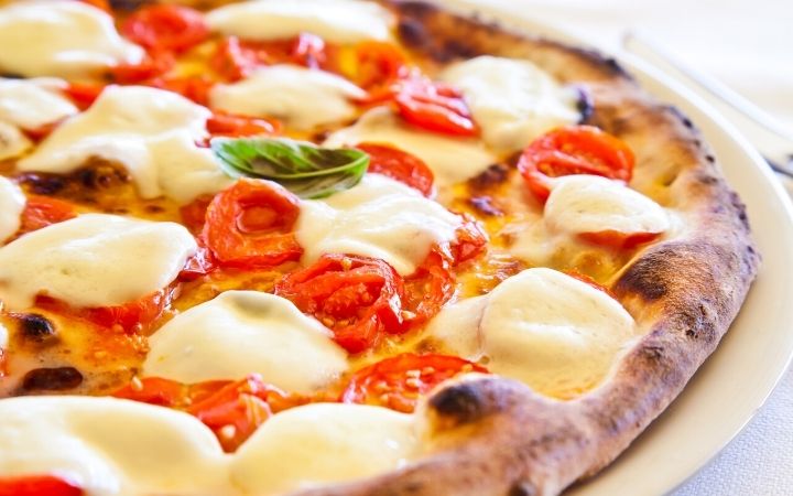 Traditional Italian pizza, Italian pizza vs American pizza - The Proud Italian
