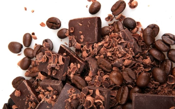 Coffee beans and chocolate - The Proud Italian