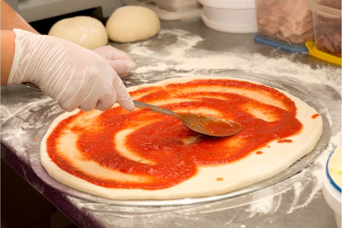 Cooking pizza sauce application