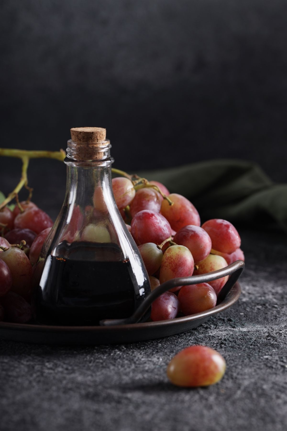 balsamic vinegar with grapes