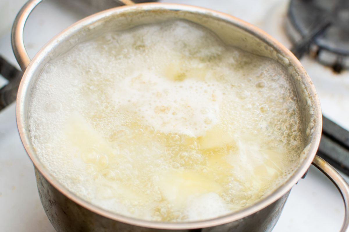 Boiling water in a saucepan