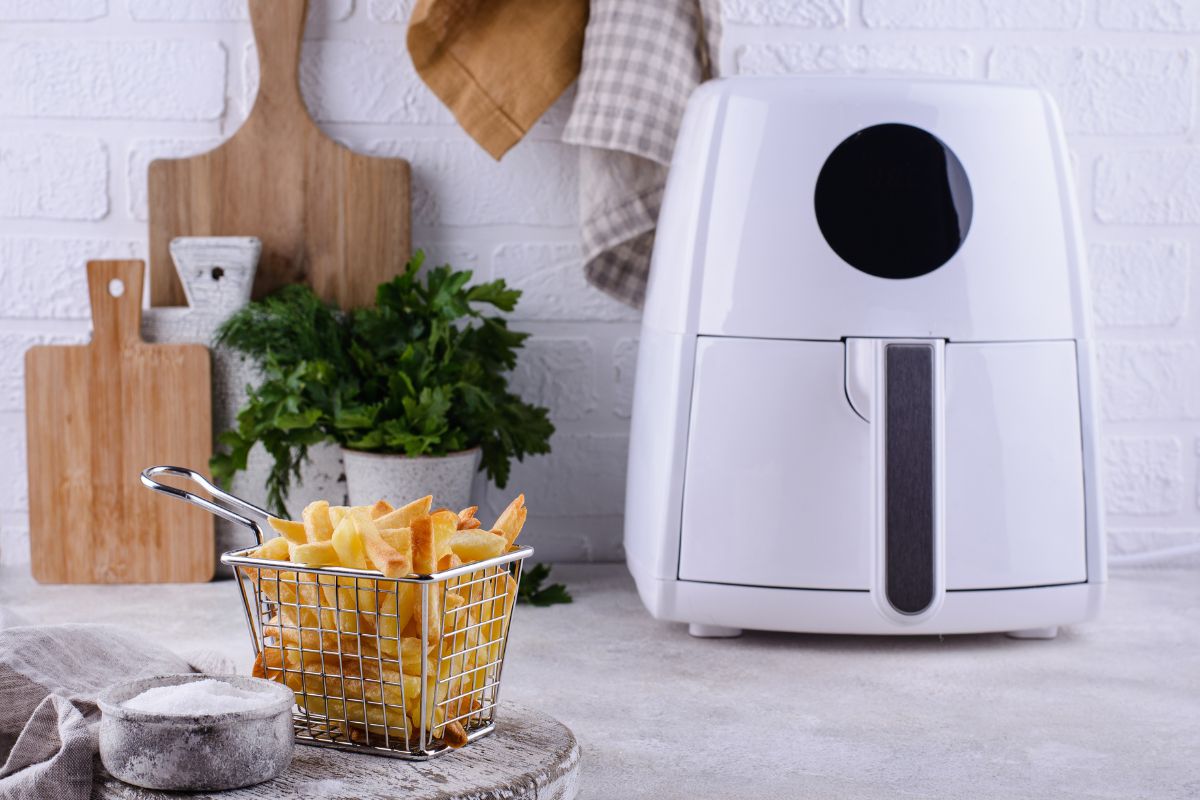 french fries and air fryer