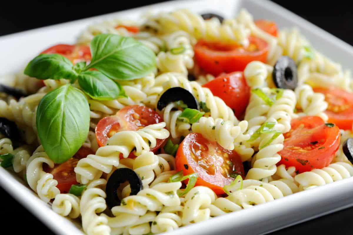 Pasta salad with tomatoes