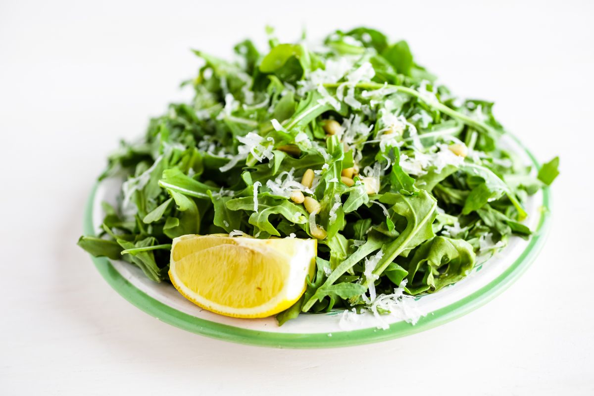Arugula salad with lemon
