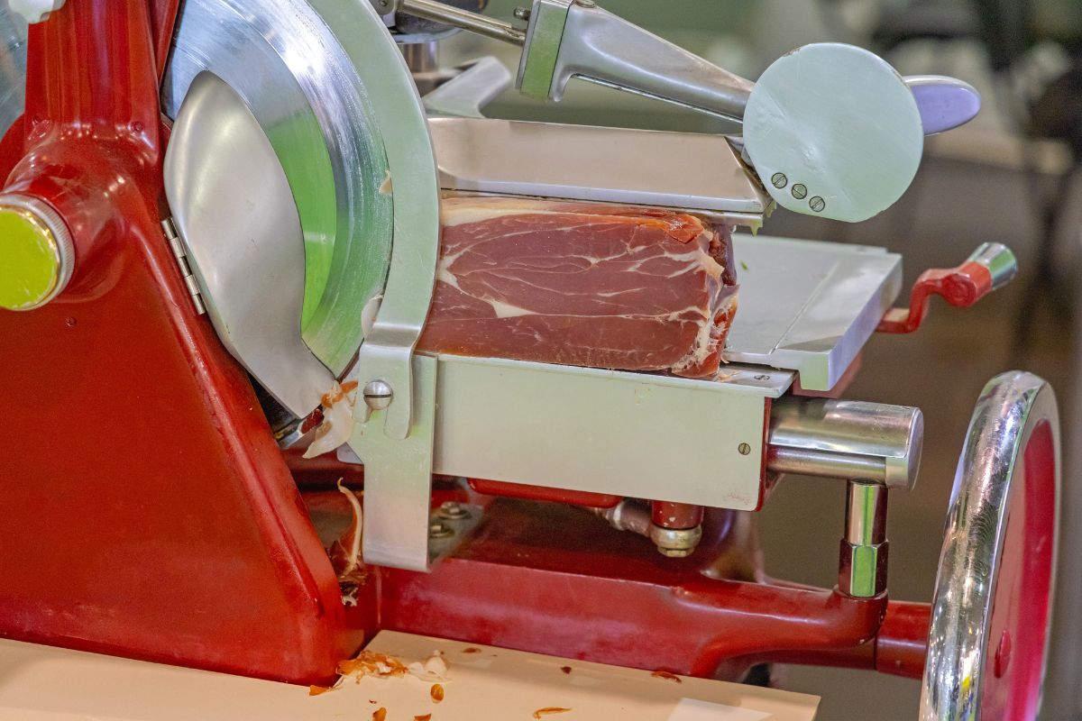 Meat slicer machine